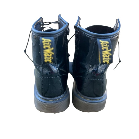 Dr. Marten’s TODDLER 1460 RAINBOW PATENT LEATHER LACE UP BOOTS - Size 2 - Black - Picture 5 of 14